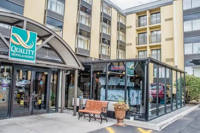 Quality Hotel & Suites Niagara Falls New York